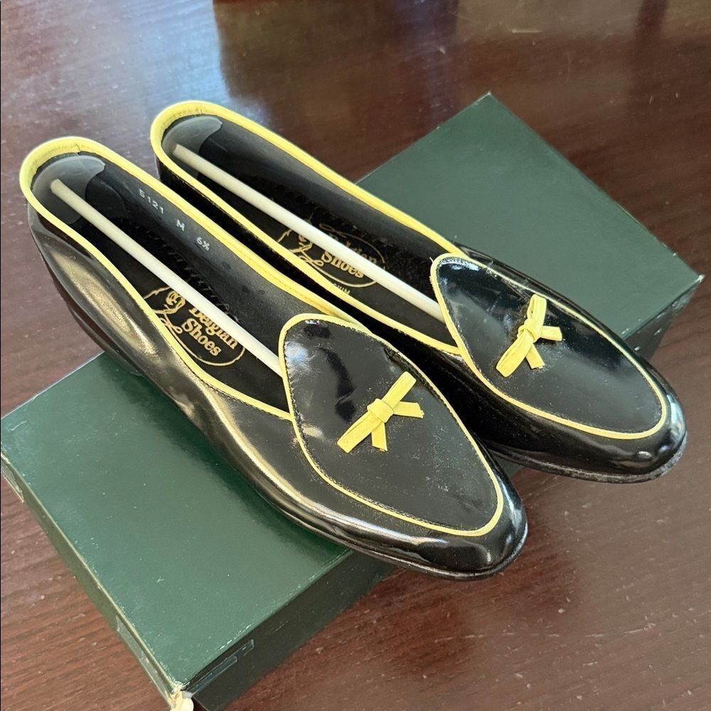 Elegant Black and Yellow Loafers
